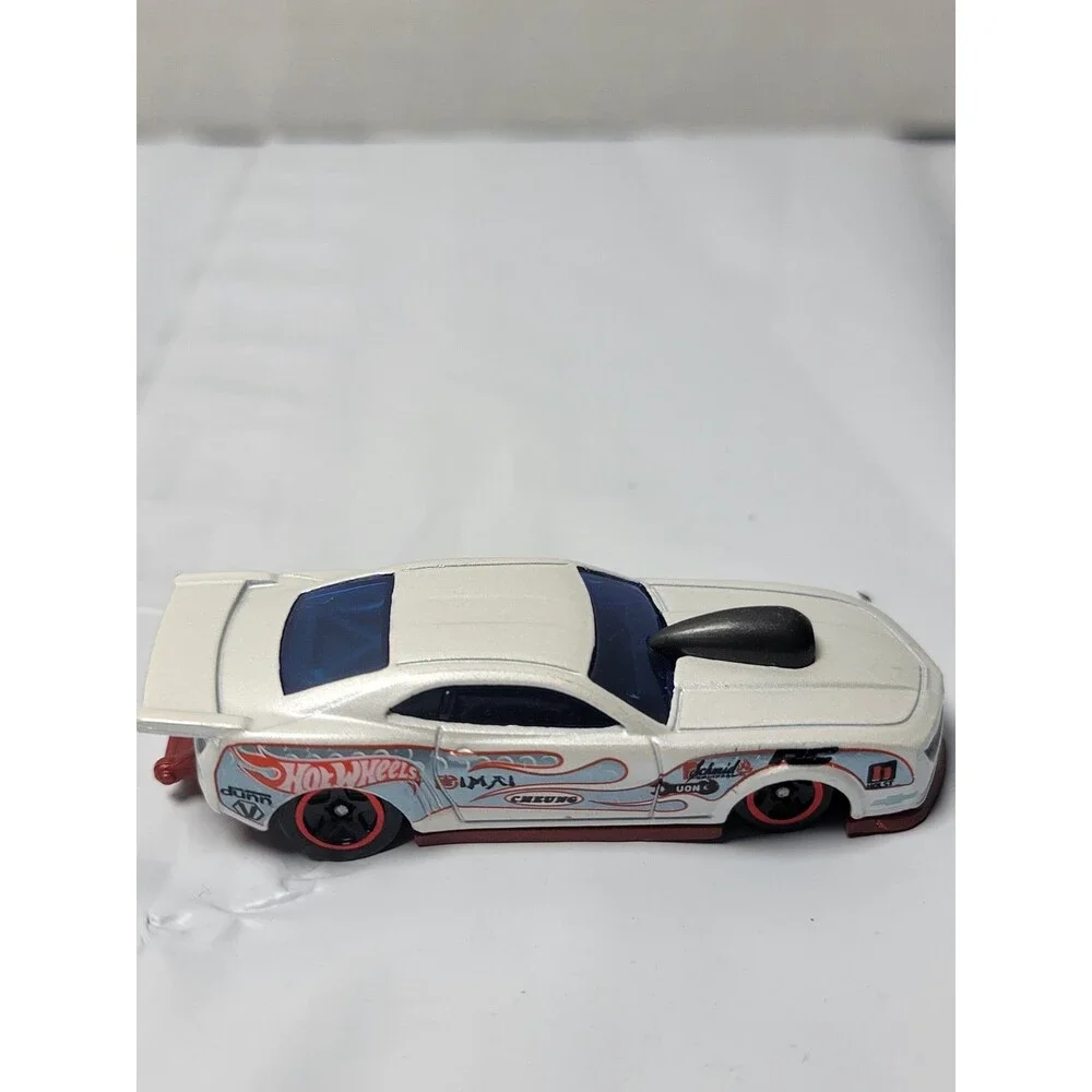Hot Wheels ‘10 Pro Stock Camaro White Drag Racing Diecast Car Loose 1:64